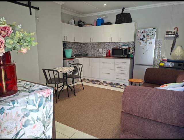 5 BEDROOM HOUSE FOR SALE IN WAVECREST